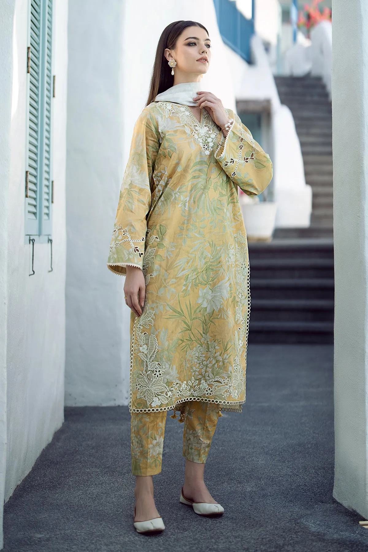 EMBROIDERED PRINTED LAWN UF-542