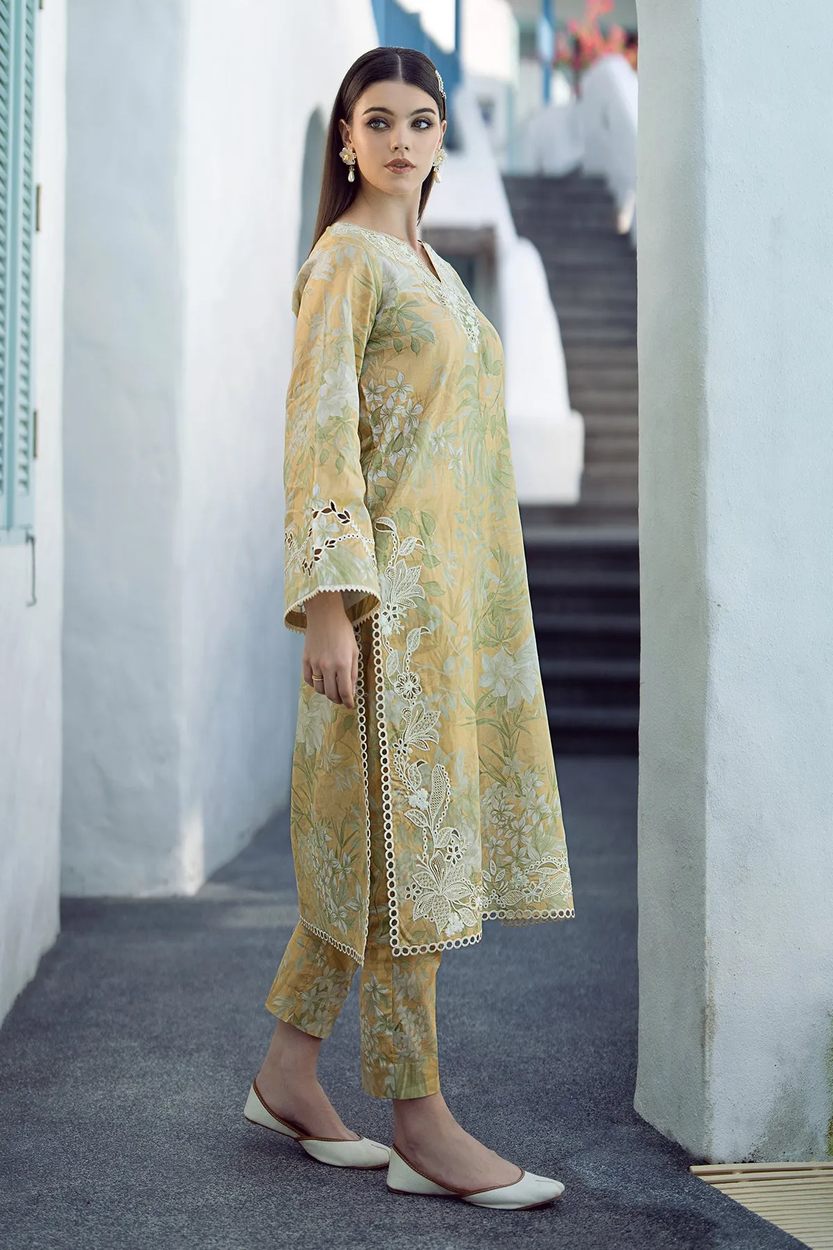 EMBROIDERED PRINTED LAWN UF-542