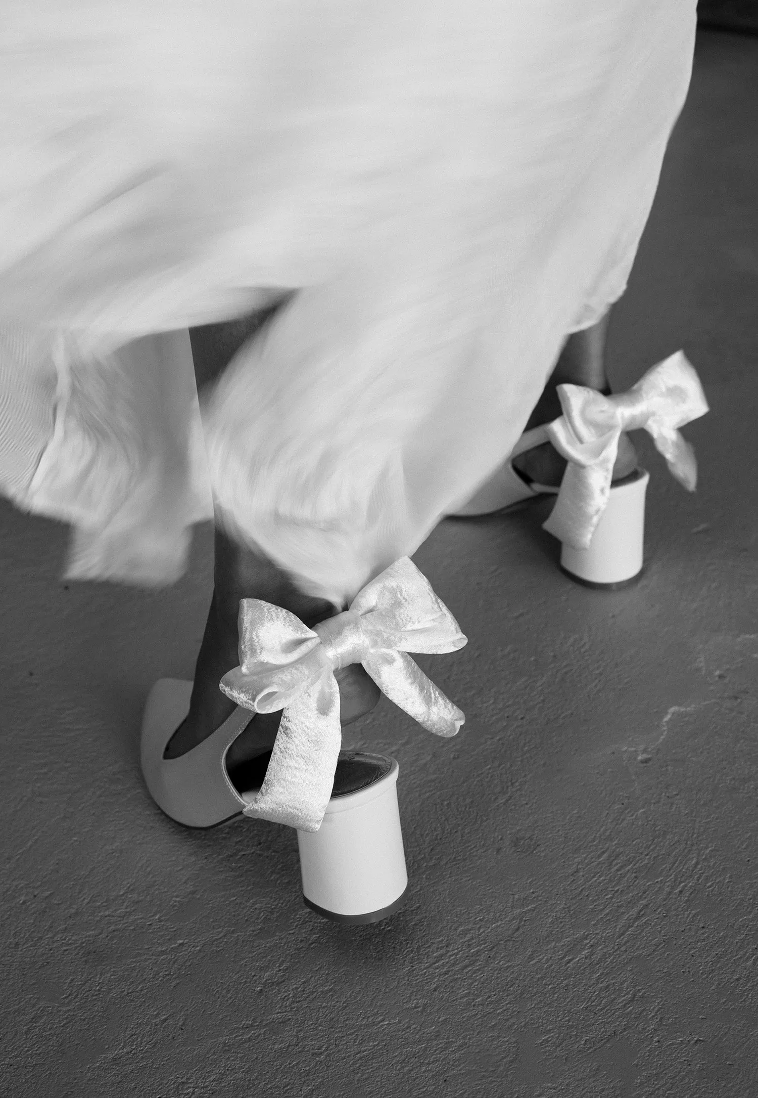 GARDENIA - CLOSED TOE SATIN BRIDAL HEELS WITH BOW