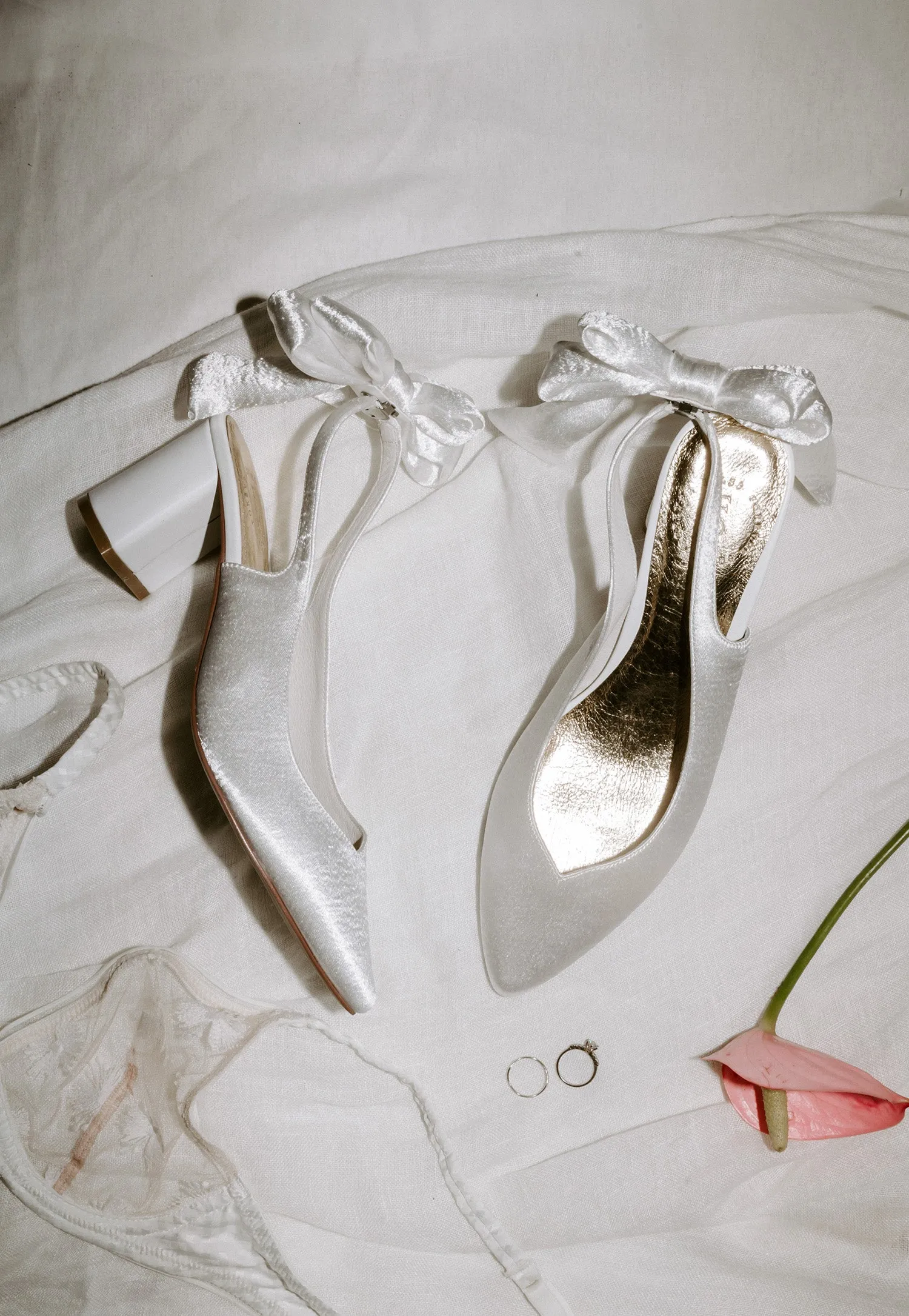 GARDENIA - CLOSED TOE SATIN BRIDAL HEELS WITH BOW